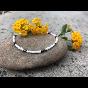 Minimalist bracelet: white/bronze